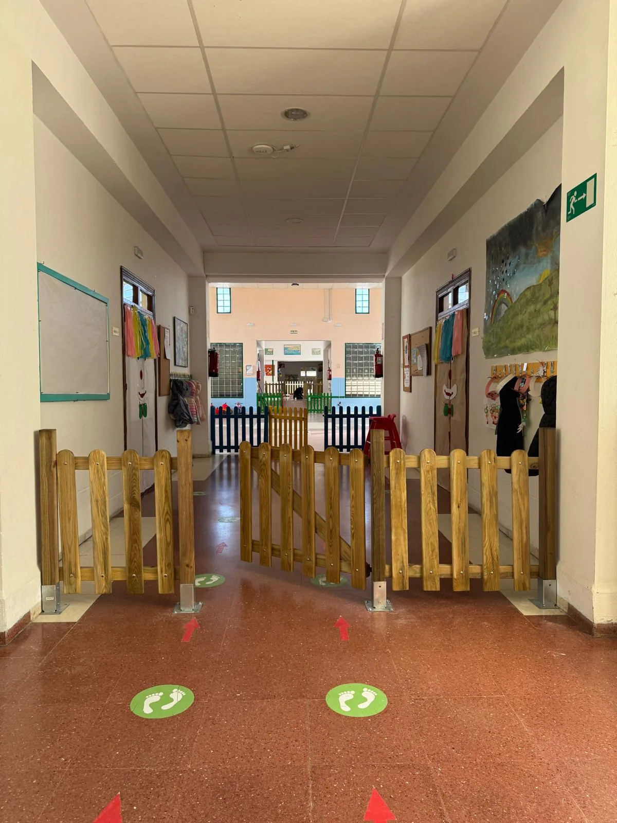 Vallas de madera modulares en la Escuela Infantil Santísima Trinidad
